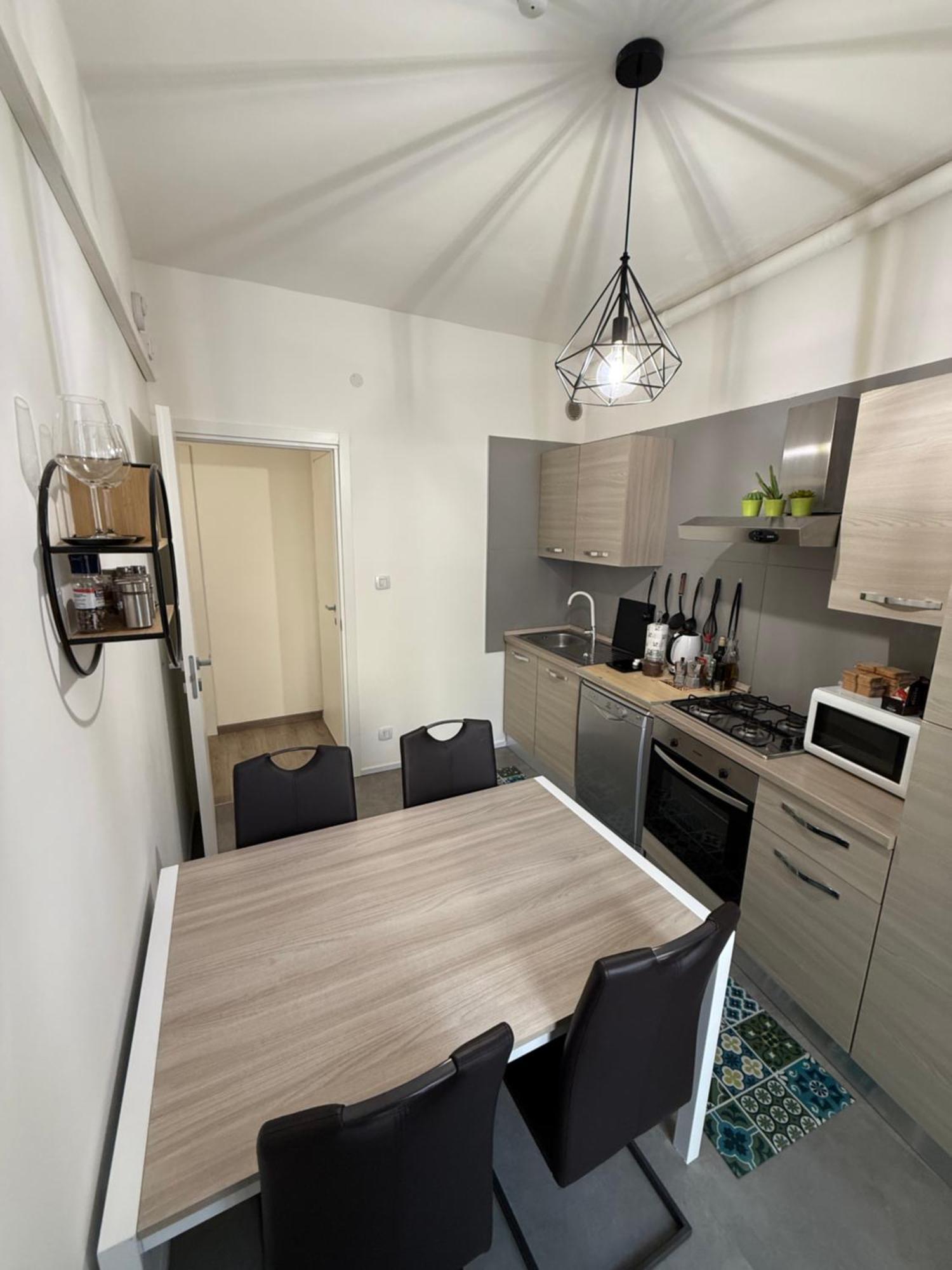Апартаменты La Casa In Via Venti Верона Экстерьер фото